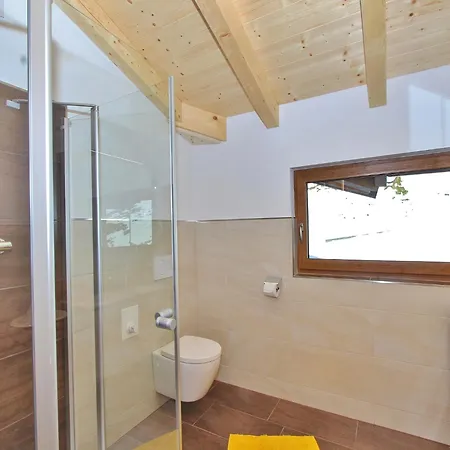 Near The Area, Cleaning Included Daire Hollersbach im Pinzgau